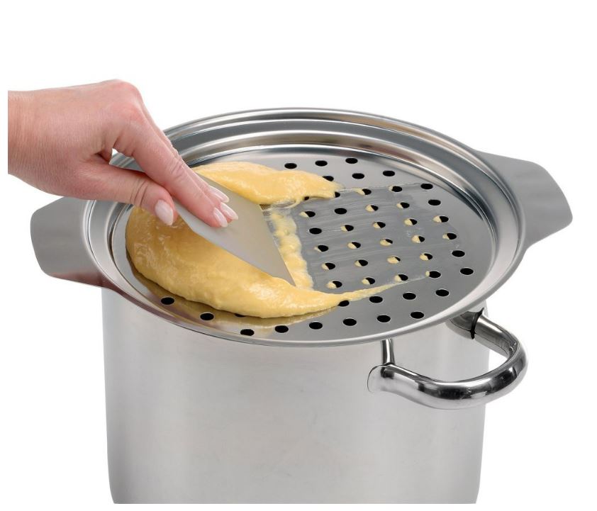 Spätzleblech mit Schaber